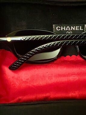 CHANEL Sunglasses